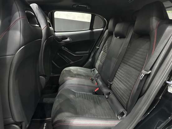 MERCEDES-BENZ-GLA 250-2019
