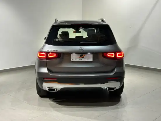 MERCEDES-BENZ-GLB 200-2021