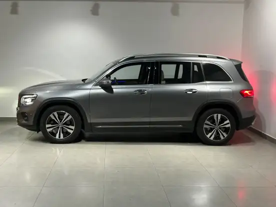 MERCEDES-BENZ-GLB 200-2021