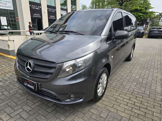 MERCEDES-BENZ-VITO-2.0 CGI FLEX TOURER 119 LUXO 8L MANUAL MERCEDES-BENZ-VITO-2015