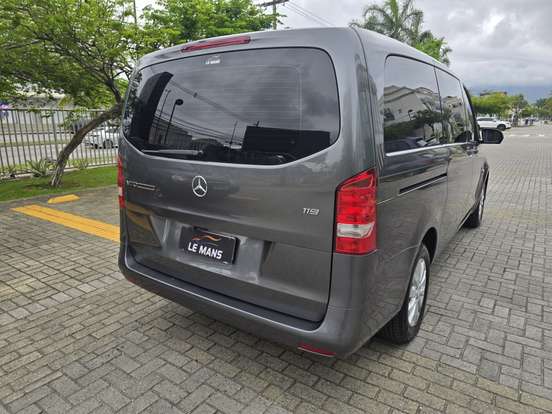 MERCEDES-BENZ-VITO-2.0 CGI FLEX TOURER 119 LUXO 8L MANUAL MERCEDES-BENZ-VITO-2016