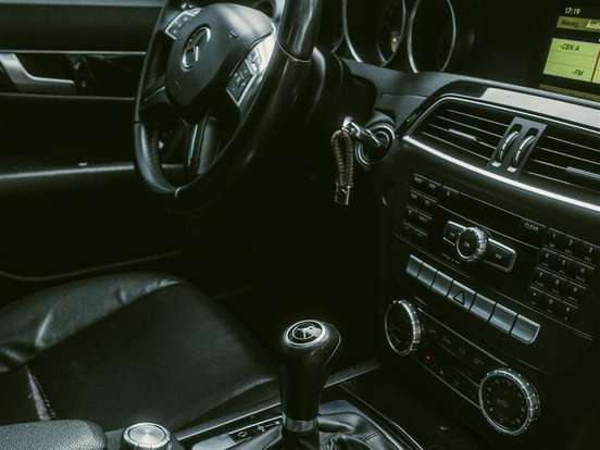 MERCEDES-BENZ-C 180-1.8 CGI CLASSIC 16V TURBO GASOLINA 4P AUTOMÁTICO MERCEDES-BENZ-C 180-2012
