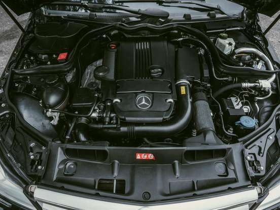 MERCEDES-BENZ-C 180-1.8 CGI CLASSIC 16V TURBO GASOLINA 4P AUTOMÁTICO MERCEDES-BENZ-C 180-2012