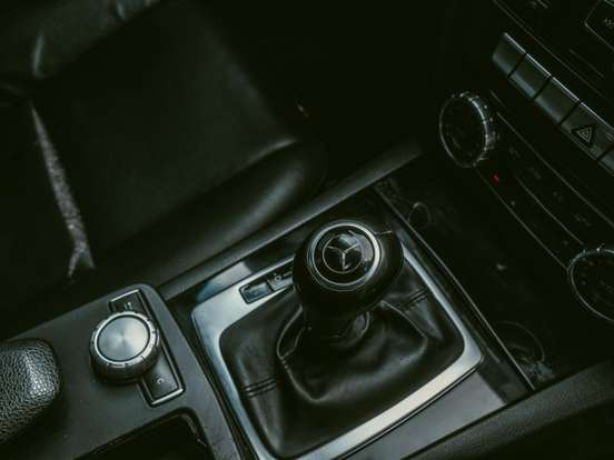 MERCEDES-BENZ-C 180-1.8 CGI CLASSIC 16V TURBO GASOLINA 4P AUTOMÁTICO MERCEDES-BENZ-C 180-2012