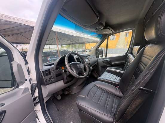 MERCEDES-BENZ-SPRINTER-2.2 CDI DIESEL FURGÃO 415 TA LONGO MANUAL MERCEDES-BENZ-SPRINTER-2019