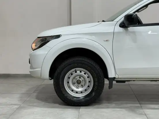 MITSUBISHI-L200 TRITON-2022