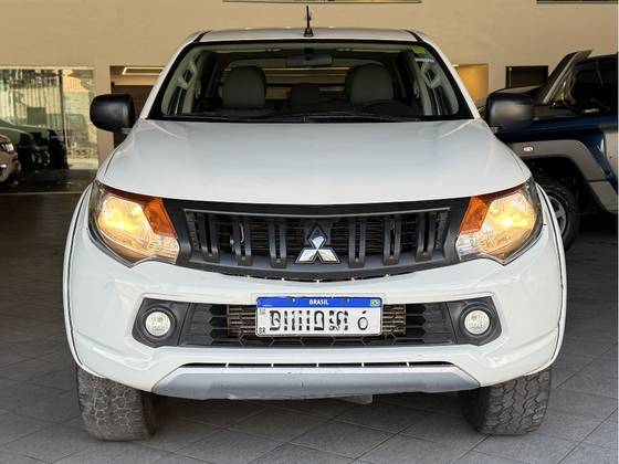 MITSUBISHI L200 TRITON 2.4 16V TURBO DIESEL GL CD 4X4 MANUAL