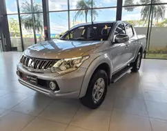 MITSUBISHI L200 TRITON 2.4 16V TURBO DIESEL SPORT HPE CD 4P 4X4 AUTOMÁTICO MITSUBISHI L200 TRITON 2.4 16V TURBO DIESEL SPORT HPE CD 4P 4X4 AUTOMÁTICO