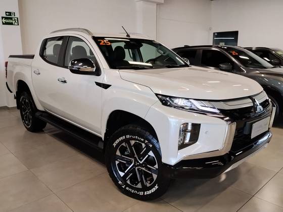 MITSUBISHI L200 TRITON 2.4 16V TURBO DIESEL SPORT HPE-S CD 4P 4X4 AUTOMÁTICO