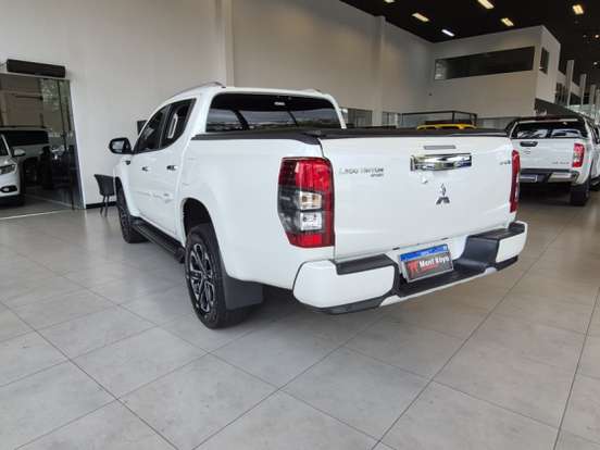 MITSUBISHI-L200 TRITON-2.4 16V TURBO DIESEL SPORT HPE-S CD 4P 4X4 AUTOMÁTICO MITSUBISHI-L200 TRITON-2023