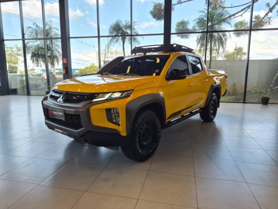MITSUBISHI L200 TRITON 2.4 16V TURBO DIESEL SPORT SAVANA CD 4P 4X4 AUTOMÁTICO