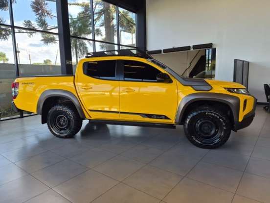 MITSUBISHI-L200 TRITON-2.4 16V TURBO DIESEL SPORT SAVANA CD 4P 4X4 AUTOMÁTICO MITSUBISHI-L200 TRITON-2023