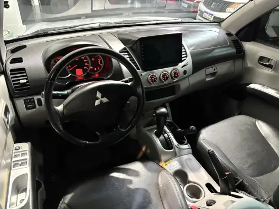 MITSUBISHI-L200 TRITON-2011
