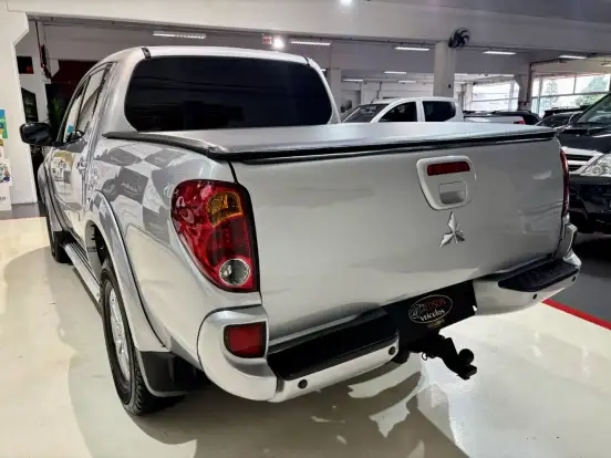MITSUBISHI-L200 TRITON-3.2 HPE 4X4 CD 16V TURBO INTERCOOLER DIESEL 4P AUTOMÁTICO MITSUBISHI-L200 TRITON-2011