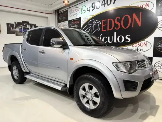 MITSUBISHI-L200 TRITON-3.2 HPE 4X4 CD 16V TURBO INTERCOOLER DIESEL 4P AUTOMÁTICO MITSUBISHI-L200 TRITON-2011