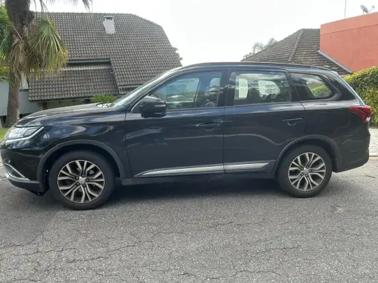 MITSUBISHI-OUTLANDER-2.0 16V GASOLINA 4P AUTOMÁTICO MITSUBISHI-OUTLANDER-2015