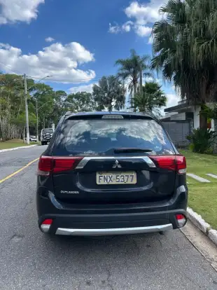 MITSUBISHI-OUTLANDER-2015