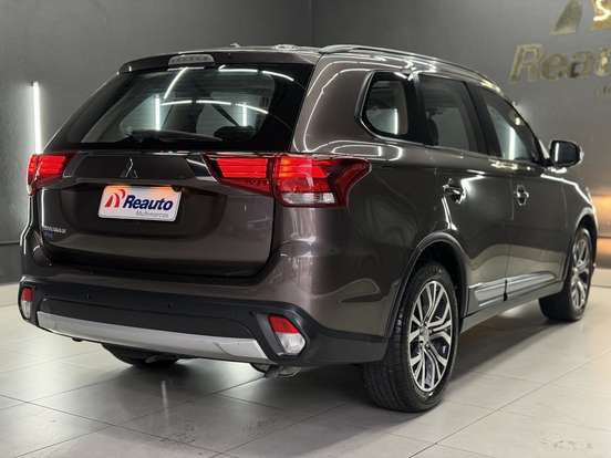 MITSUBISHI-OUTLANDER-2.0 16V GASOLINA 4P AUTOMÁTICO MITSUBISHI-OUTLANDER-2015