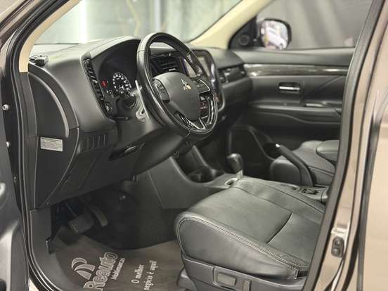 MITSUBISHI-OUTLANDER-2.0 16V GASOLINA 4P AUTOMÁTICO MITSUBISHI-OUTLANDER-2015