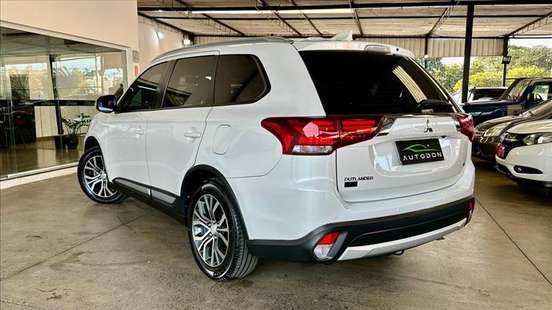 MITSUBISHI-OUTLANDER-2018