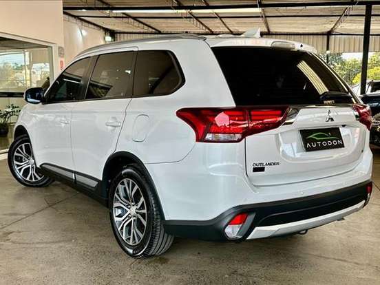 MITSUBISHI-OUTLANDER-2.0 COMFORT 16V GASOLINA 4P AUTOMÁTICO MITSUBISHI-OUTLANDER-2018