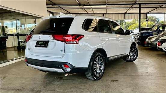 MITSUBISHI-OUTLANDER-2018