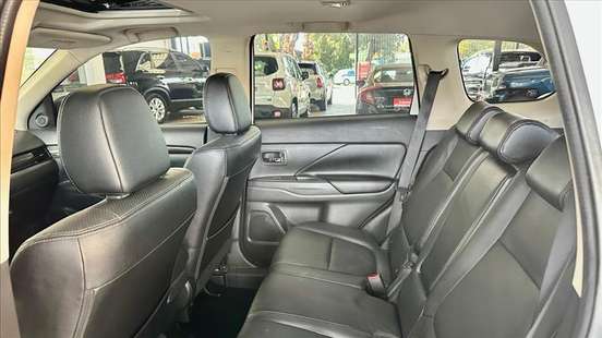 MITSUBISHI-OUTLANDER-2018