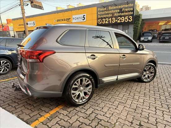 MITSUBISHI-OUTLANDER-2.0 COMFORT 16V GASOLINA 4P AUTOMÁTICO MITSUBISHI-OUTLANDER-2017