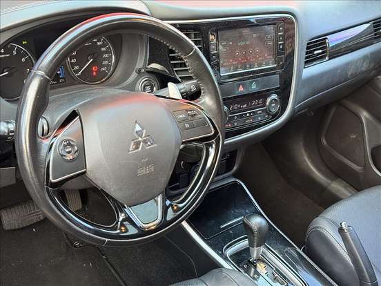 MITSUBISHI-OUTLANDER-2.0 COMFORT 16V GASOLINA 4P AUTOMÁTICO MITSUBISHI-OUTLANDER-2017