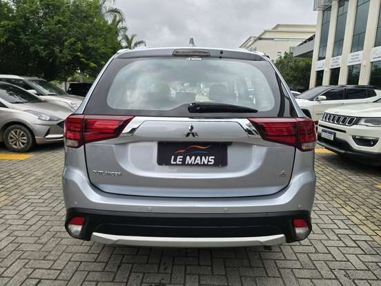 MITSUBISHI-OUTLANDER-2017