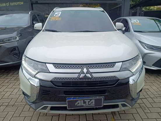 MITSUBISHI-OUTLANDER-2018