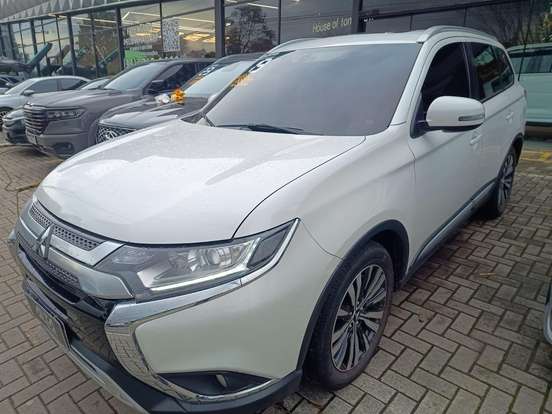 MITSUBISHI-OUTLANDER-2.0 MIVEC GASOLINA GLS AUTOMÁTICO MITSUBISHI-OUTLANDER-2018