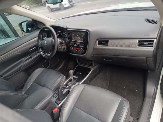 MITSUBISHI-OUTLANDER-2018