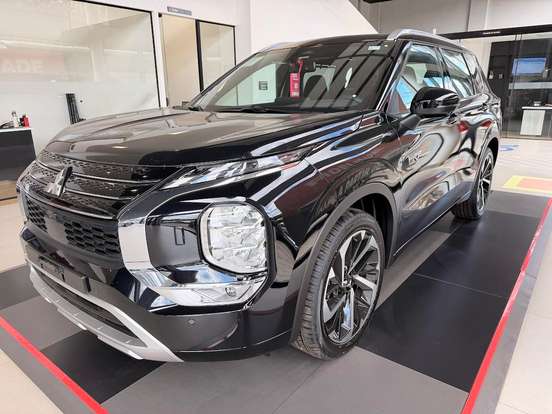 MITSUBISHI-OUTLANDER-2025