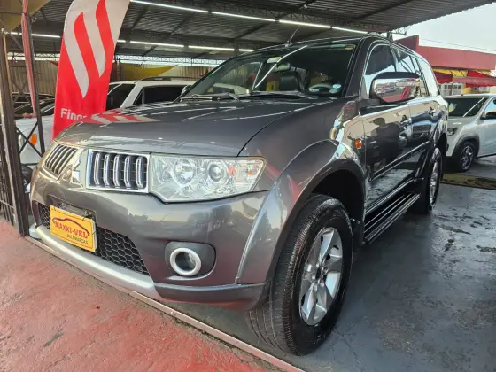 MITSUBISHI PAJERO DAKAR 3.5 HPE 7 LUGARES 4X4 V6 24V FLEX 4P AUTOMÁTICO