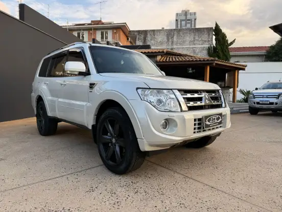 MITSUBISHI-PAJERO FULL-3.2 HPE 4X4 16V TURBO INTERCOOLER DIESEL 4P AUTOMÁTICO MITSUBISHI-PAJERO FULL-2013