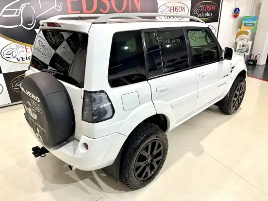 MITSUBISHI-PAJERO TR4-2.0 4X4 16V 140CV FLEX 4P AUTOMÁTICO MITSUBISHI-PAJERO TR4-2014