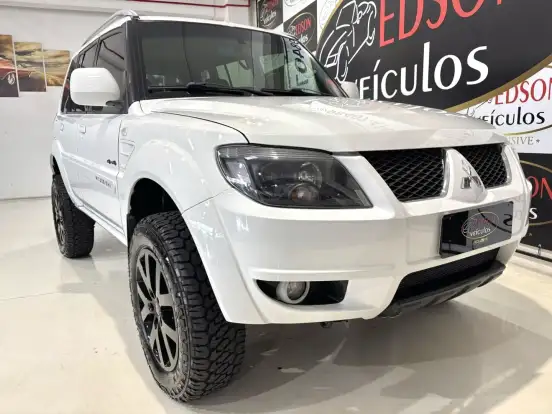 MITSUBISHI-PAJERO TR4-2.0 4X4 16V 140CV FLEX 4P AUTOMÁTICO MITSUBISHI-PAJERO TR4-2014