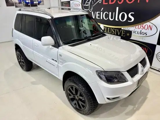 MITSUBISHI-PAJERO TR4-2.0 4X4 16V 140CV FLEX 4P AUTOMÁTICO MITSUBISHI-PAJERO TR4-2014