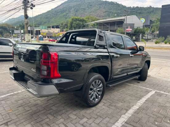 MITSUBISHI-TRITON-2.4 BITURBO DIESEL CD HPE 4X4 AUTOMÁTICO MITSUBISHI-TRITON-2025