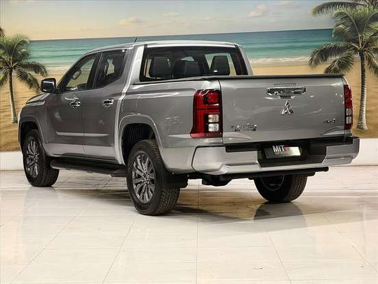 MITSUBISHI-TRITON-2.4 BITURBO DIESEL CD HPE-S 4X4 AUTOMÁTICO MITSUBISHI-TRITON-2025
