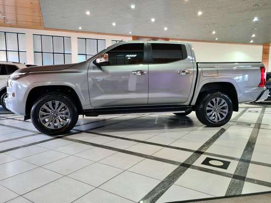 MITSUBISHI-TRITON-2.4 BITURBO DIESEL CD HPE-S 4X4 AUTOMÁTICO MITSUBISHI-TRITON-2025