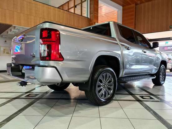 MITSUBISHI-TRITON-2.4 BITURBO DIESEL CD HPE-S 4X4 AUTOMÁTICO MITSUBISHI-TRITON-2025