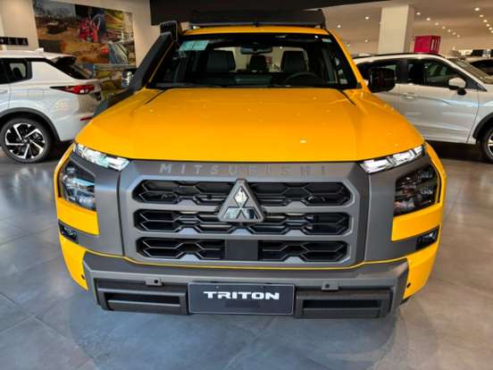 MITSUBISHI-TRITON-2.4 BITURBO DIESEL CD SAVANA 4X4 AUTOMÁTICO MITSUBISHI-TRITON-2026