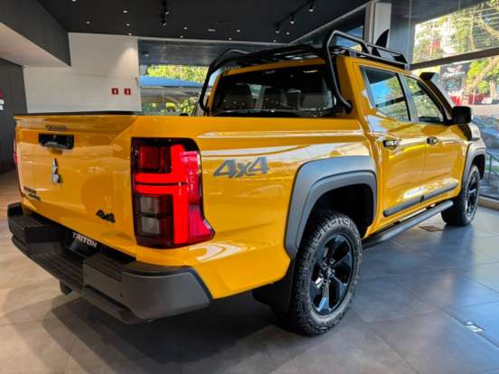 MITSUBISHI-TRITON-2.4 BITURBO DIESEL CD SAVANA 4X4 AUTOMÁTICO MITSUBISHI-TRITON-2026
