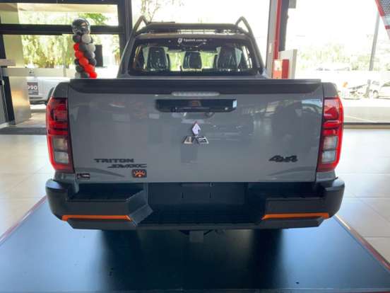 MITSUBISHI-TRITON-2.4 BITURBO DIESEL CD SERTÕES 4X4 AUTOMÁTICO MITSUBISHI-TRITON-2026