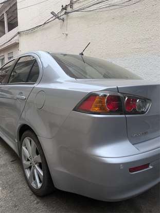 MITSUBISHI-LANCER-2.0 16V GASOLINA 4P AUTOMÁTICO MITSUBISHI-LANCER-2011