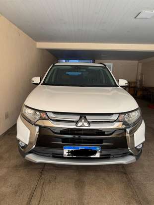 MITSUBISHI-OUTLANDER-2015