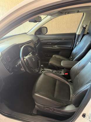 MITSUBISHI-OUTLANDER-2015