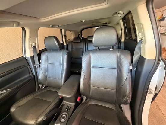 MITSUBISHI-OUTLANDER-2015